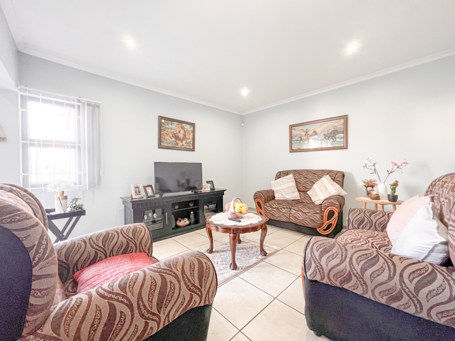 3 Bedroom Property for Sale in Villa Diamante Western Cape